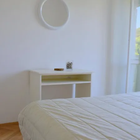 Apartment Bond Palit