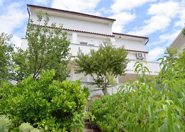 Apartment Bond Palit