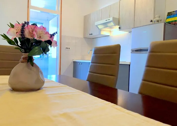 Apartment Bond Palit