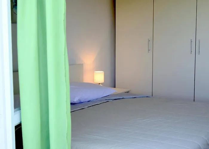 Bond Apartment Palit