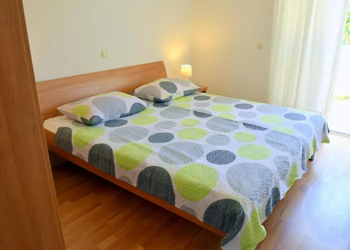 Bond Apartment Palit