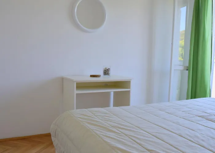 Apartment Bond Palit