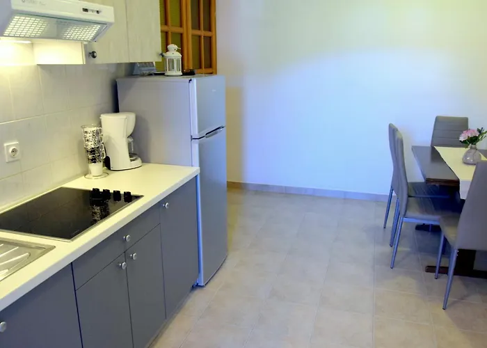 Bond Apartment Palit