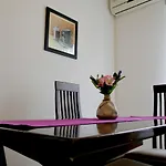 Bond Apartment Palit