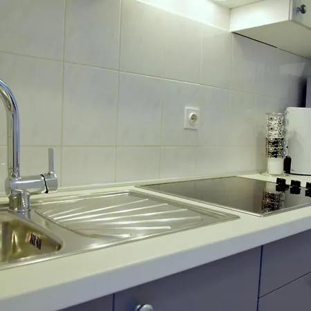 Bond Apartament