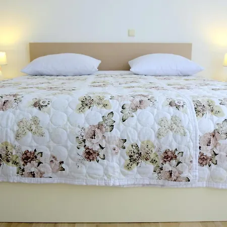 Apartament Bond *