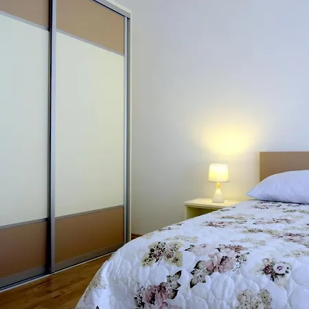 Bond Apartment Palit