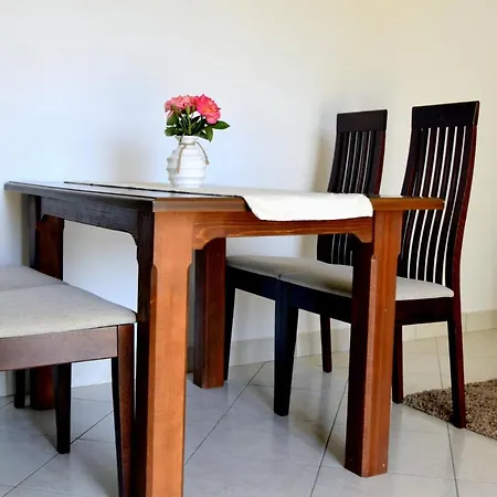 Bond Apartment Palit