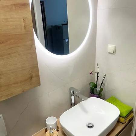 Apartament Bond Palit